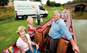 waitrose-delivery-houseboat-201_460
